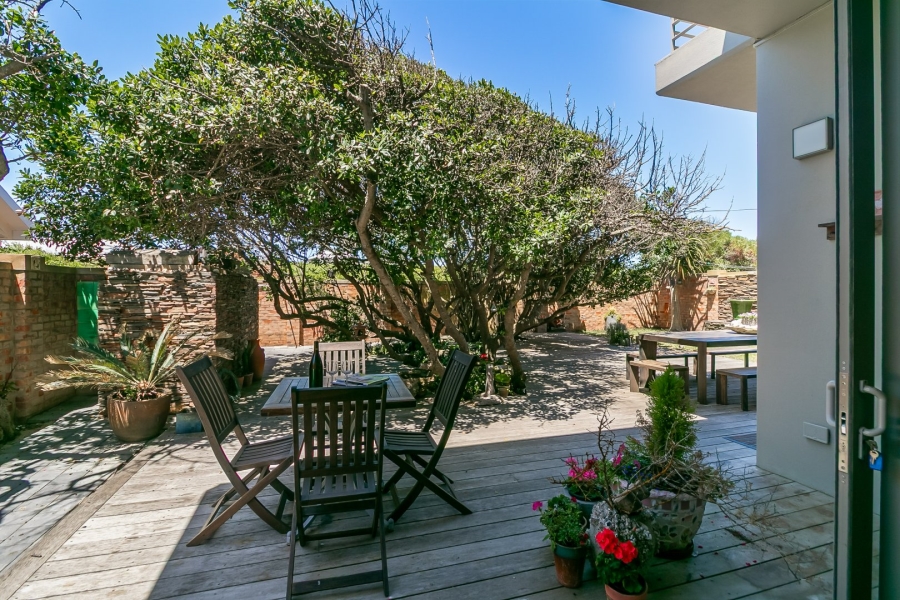 4 Bedroom Property for Sale in Buffalo Bay Western Cape